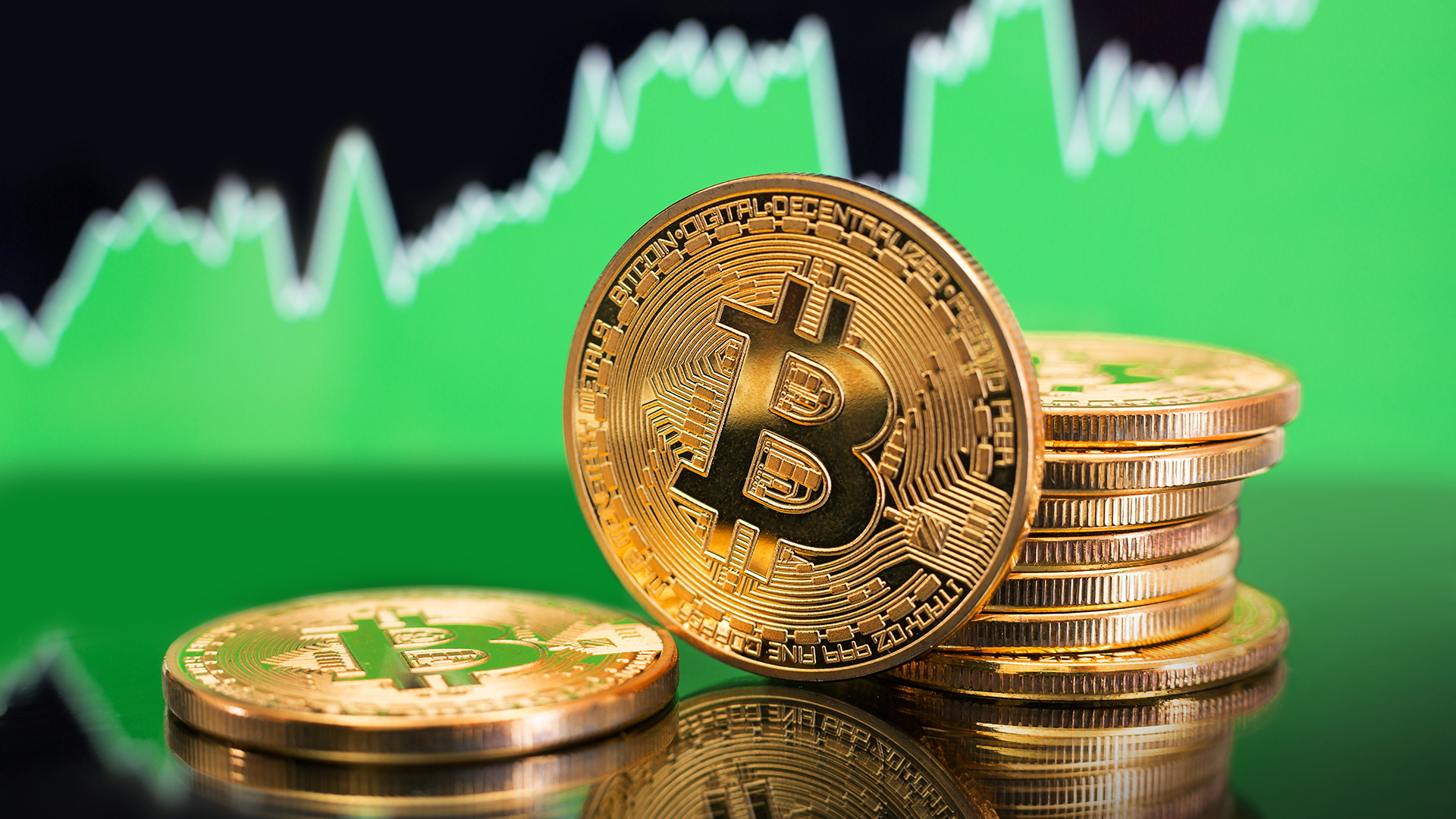 البيتكوين تقفز أكثر من 10% إلى 30000
